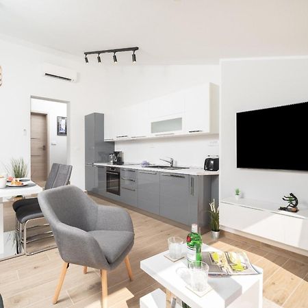 Apartment Gaia Лабин Екстериор снимка